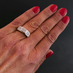 Bague Entourage en or blanc et diamants - Castafiore