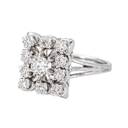 Bague Entourage en or blanc et diamants - Castafiore