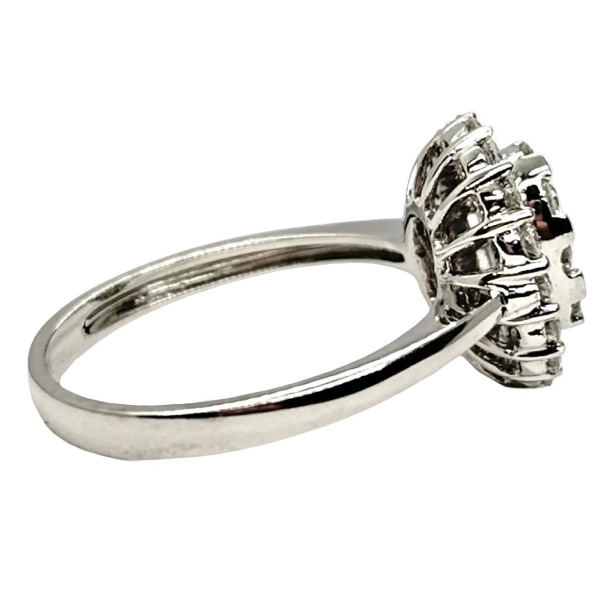 Bague Entourage en or blanc et diamants - Castafiore