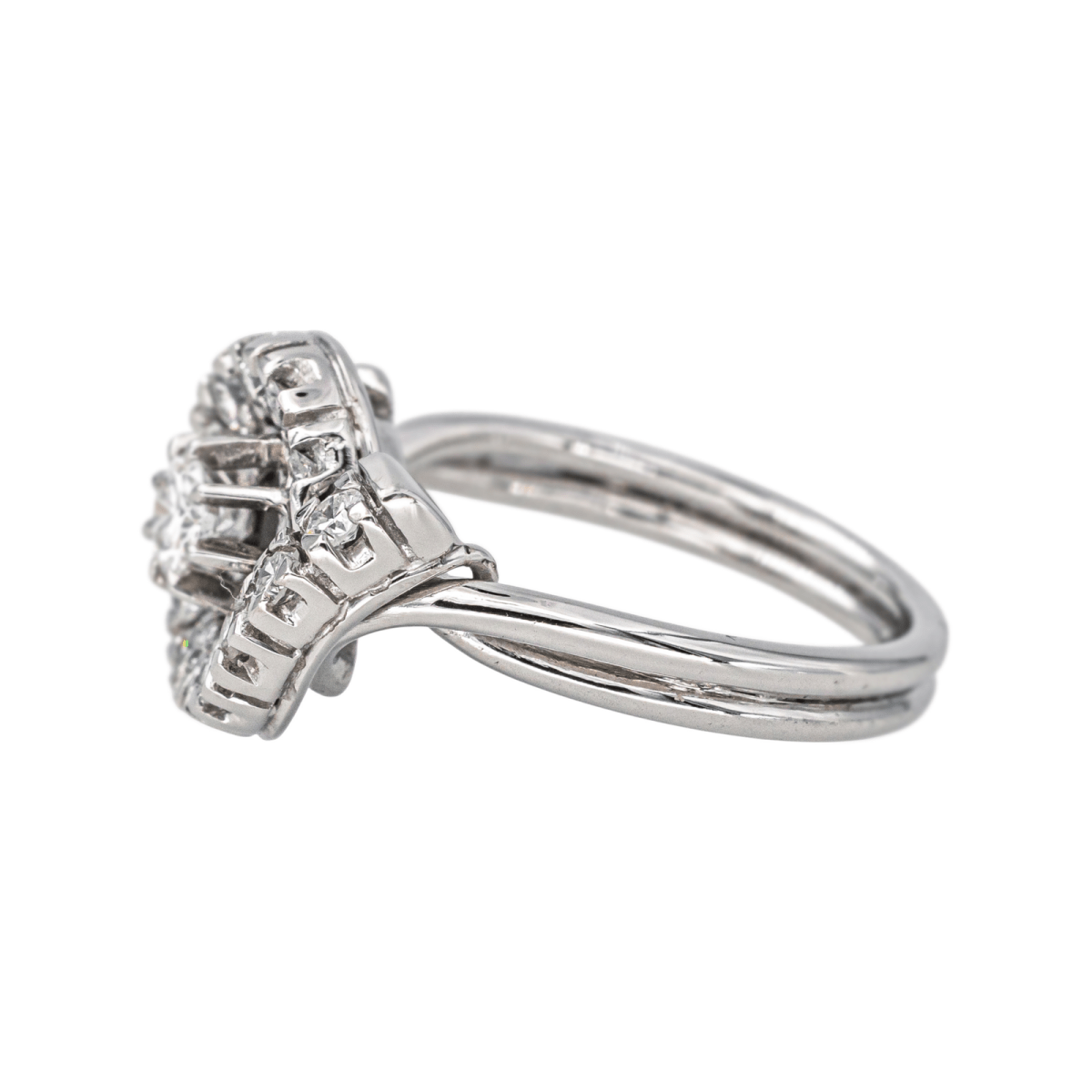Bague Entourage en or blanc et diamants - Castafiore