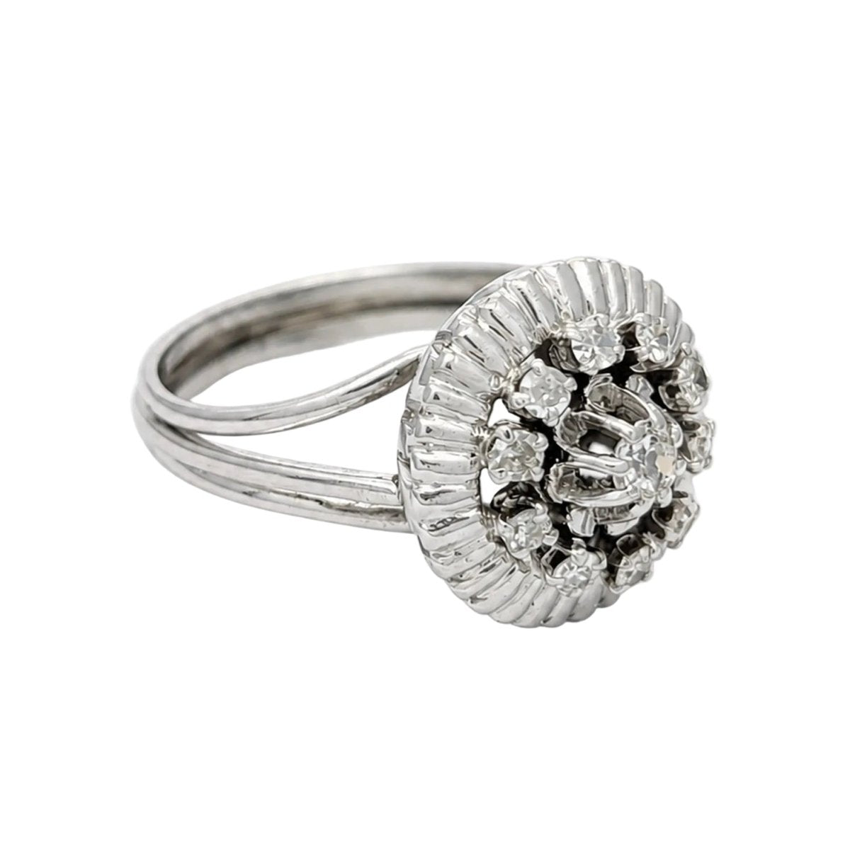 Bague Entourage en or blanc et diamants - Castafiore