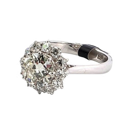 Bague Entourage en or blanc et diamants - Castafiore