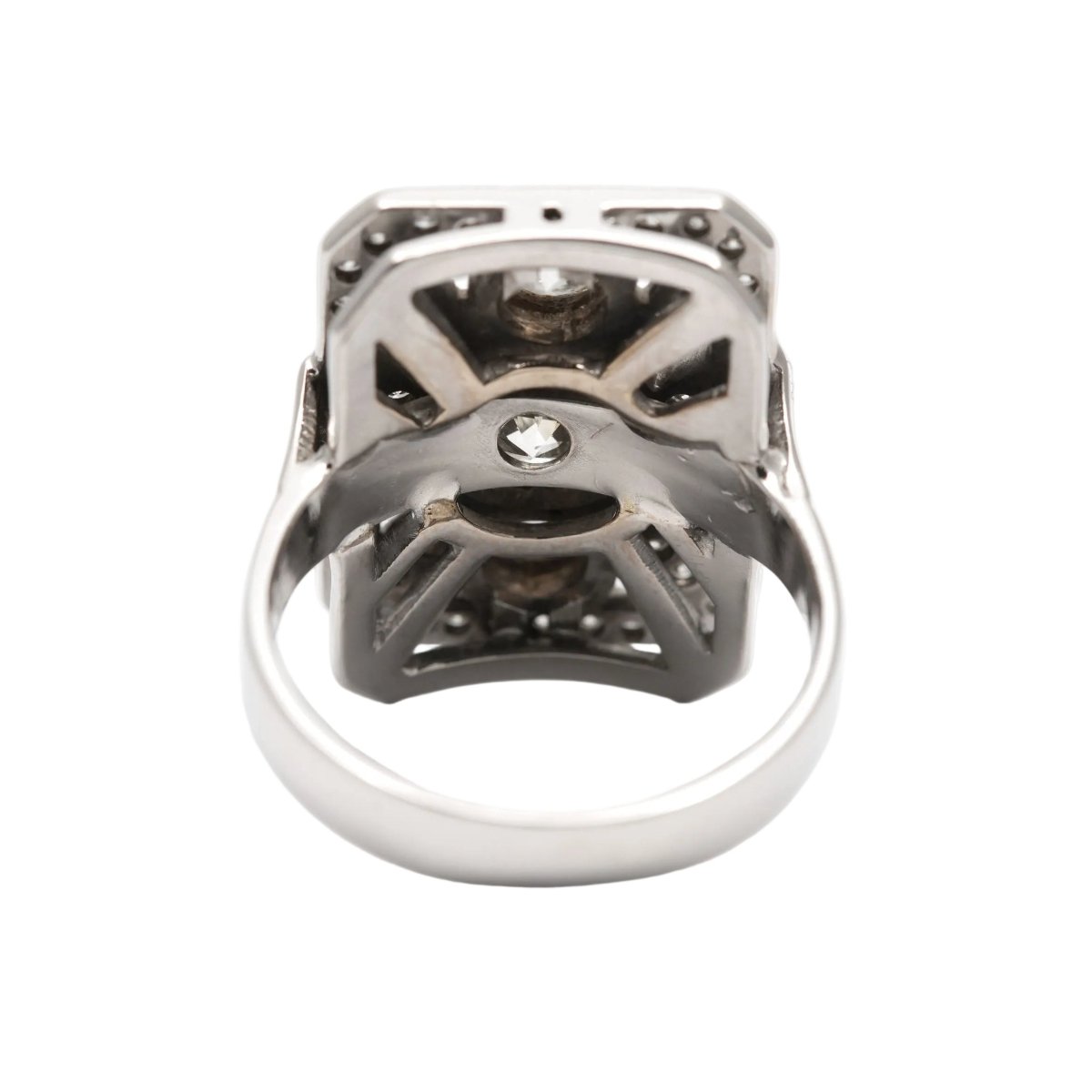 Bague Entourage en or blanc et diamants - Castafiore