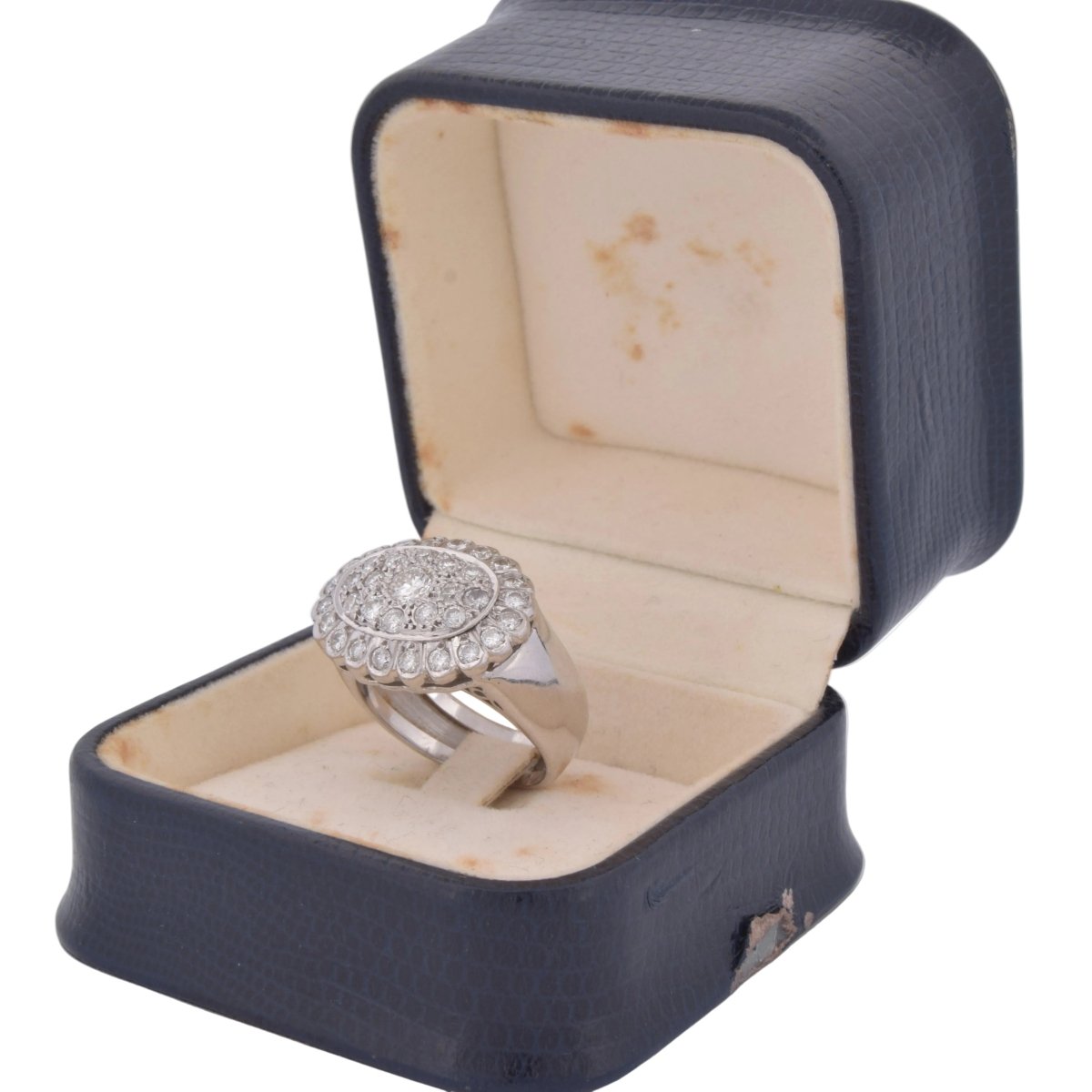 Bague Entourage en or blanc et diamants - Castafiore