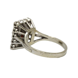 Bague Entourage en or blanc, grenat et diamants - Castafiore