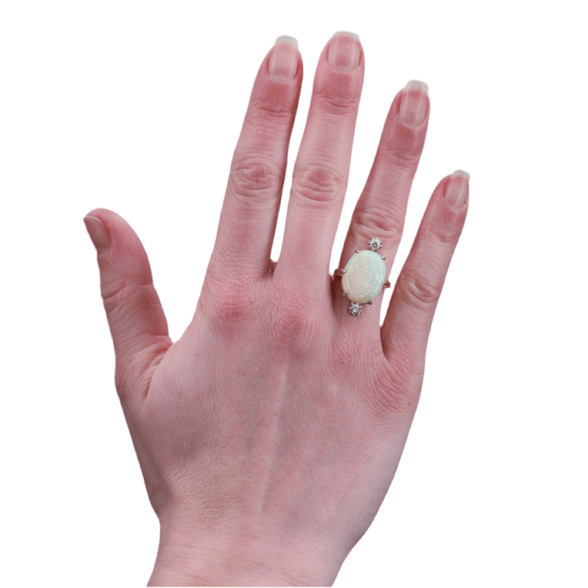 Bague Entourage en or blanc, opale et diamants - Castafiore