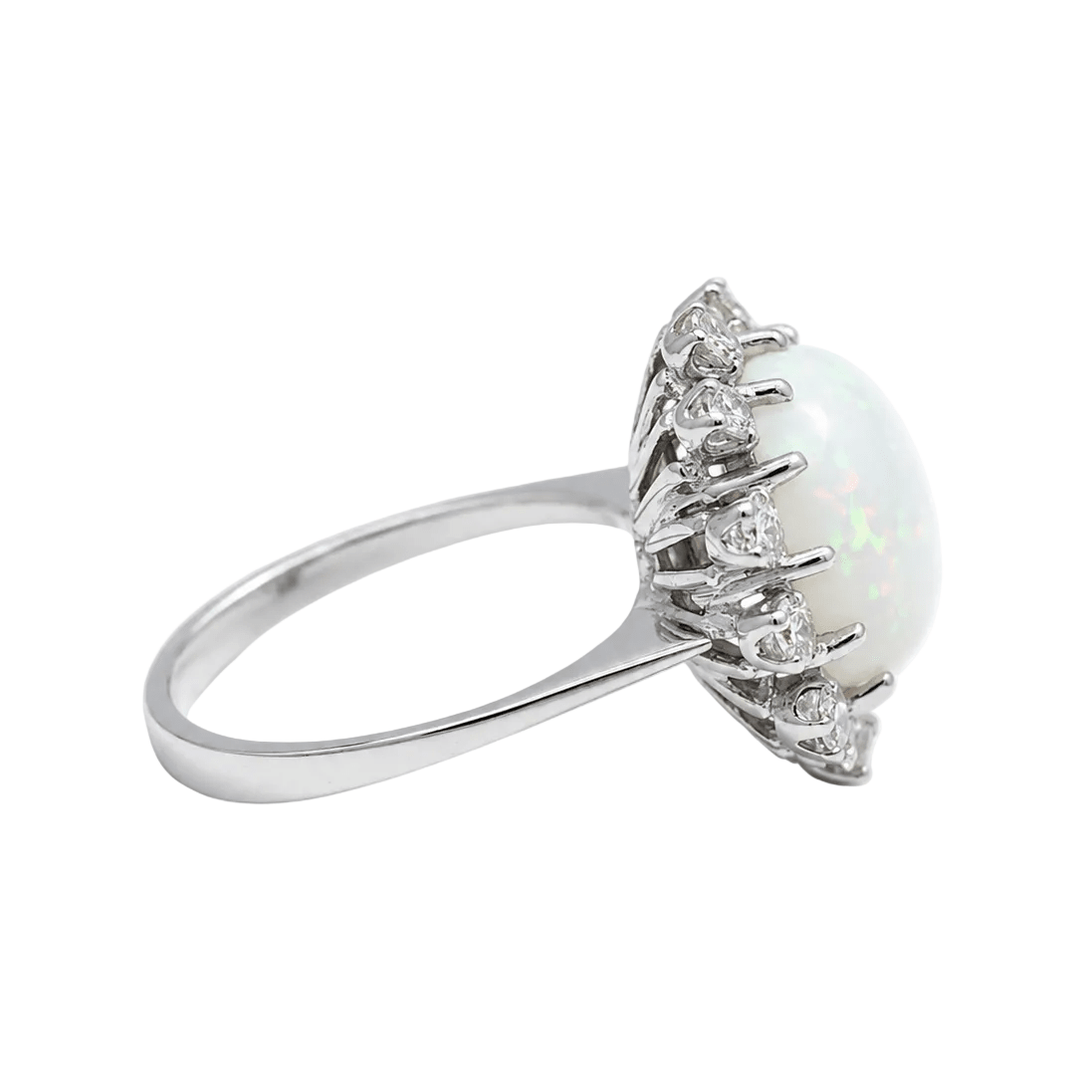 Bague Entourage en or blanc, opale et diamants - Castafiore