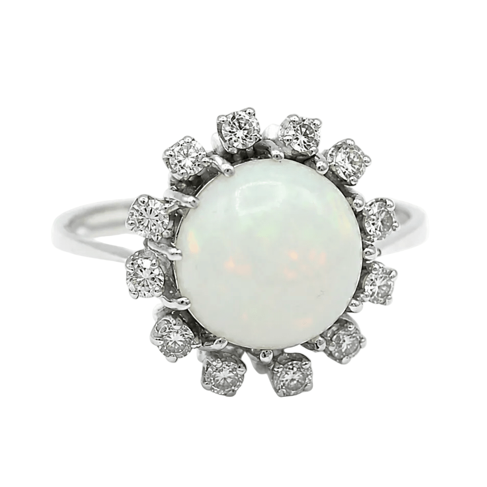 Bague Entourage en or blanc, opale et diamants - Castafiore