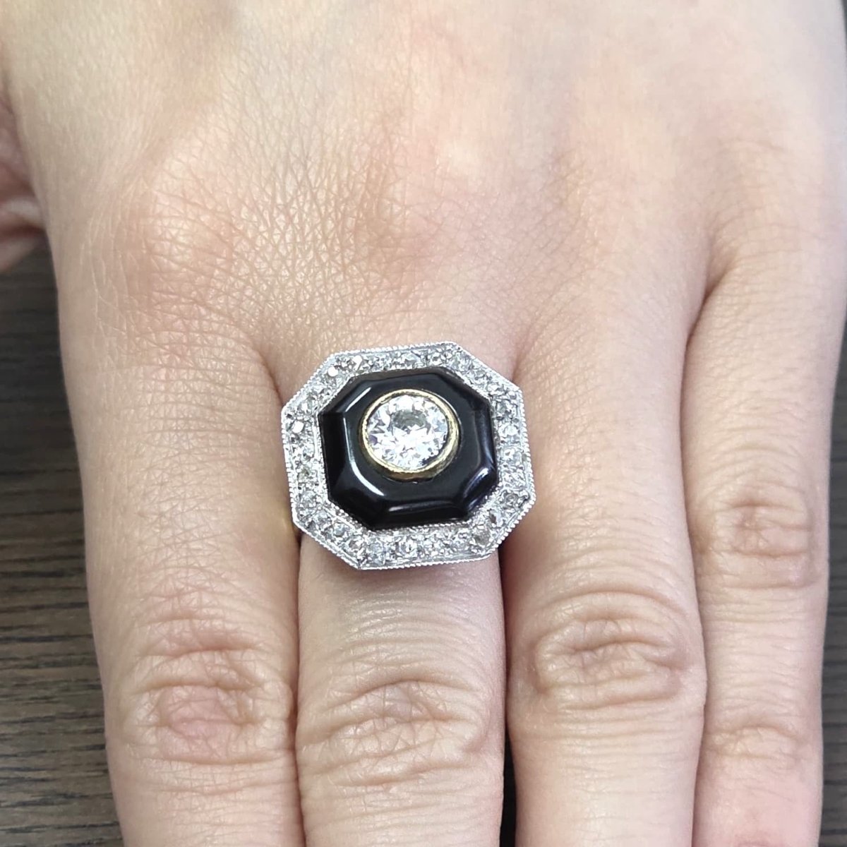 Bague Entourage en or blanc, or jaune et diamatns - Castafiore