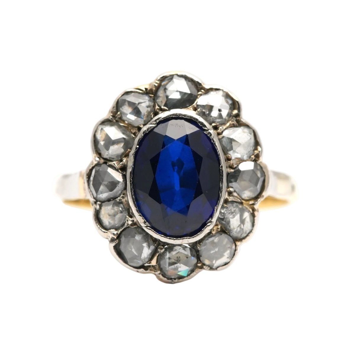 Bague Entourage en or blanc, or jaune, saphir et diamants - Castafiore