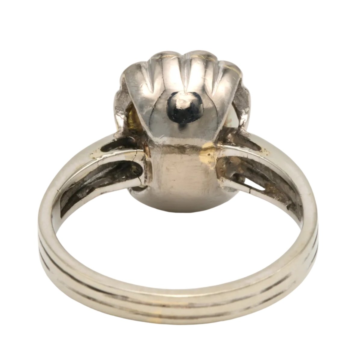 Bague Entourage en or blanc, perle et diamants - Castafiore
