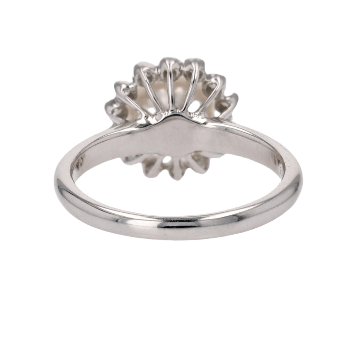 Bague Entourage en or blanc, perle et diamants - Castafiore