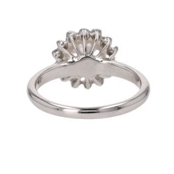Bague Entourage en or blanc, perle et diamants - Castafiore