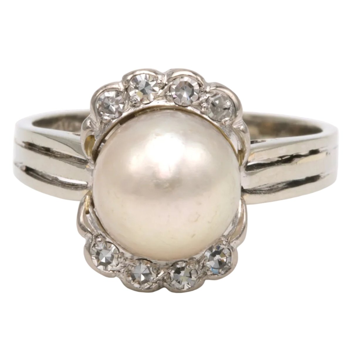 Bague Entourage en or blanc, perle et diamants - Castafiore
