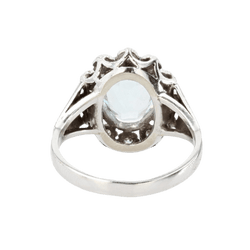 Bague Entourage en or blanc, platine, aigue - marine et diamants - Castafiore