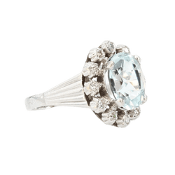 Bague Entourage en or blanc, platine, aigue - marine et diamants - Castafiore