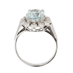 Bague Entourage en or blanc, platine, aigue - marine et diamants - Castafiore