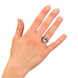 Bague Entourage en or blanc, platine, aigue - marine et diamants - Castafiore