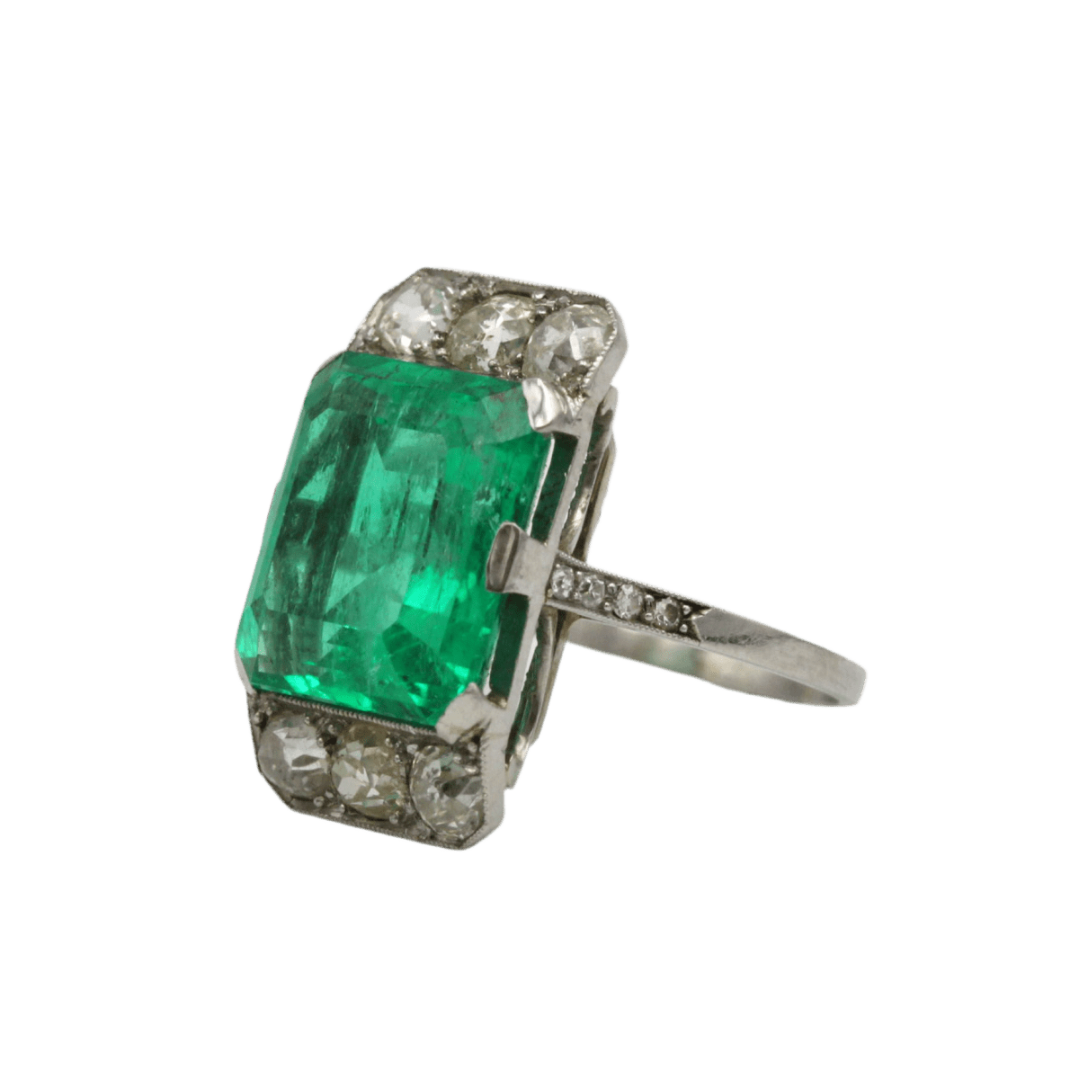 Bague Entourage en or blanc, platine, émeraude et diamants - Castafiore