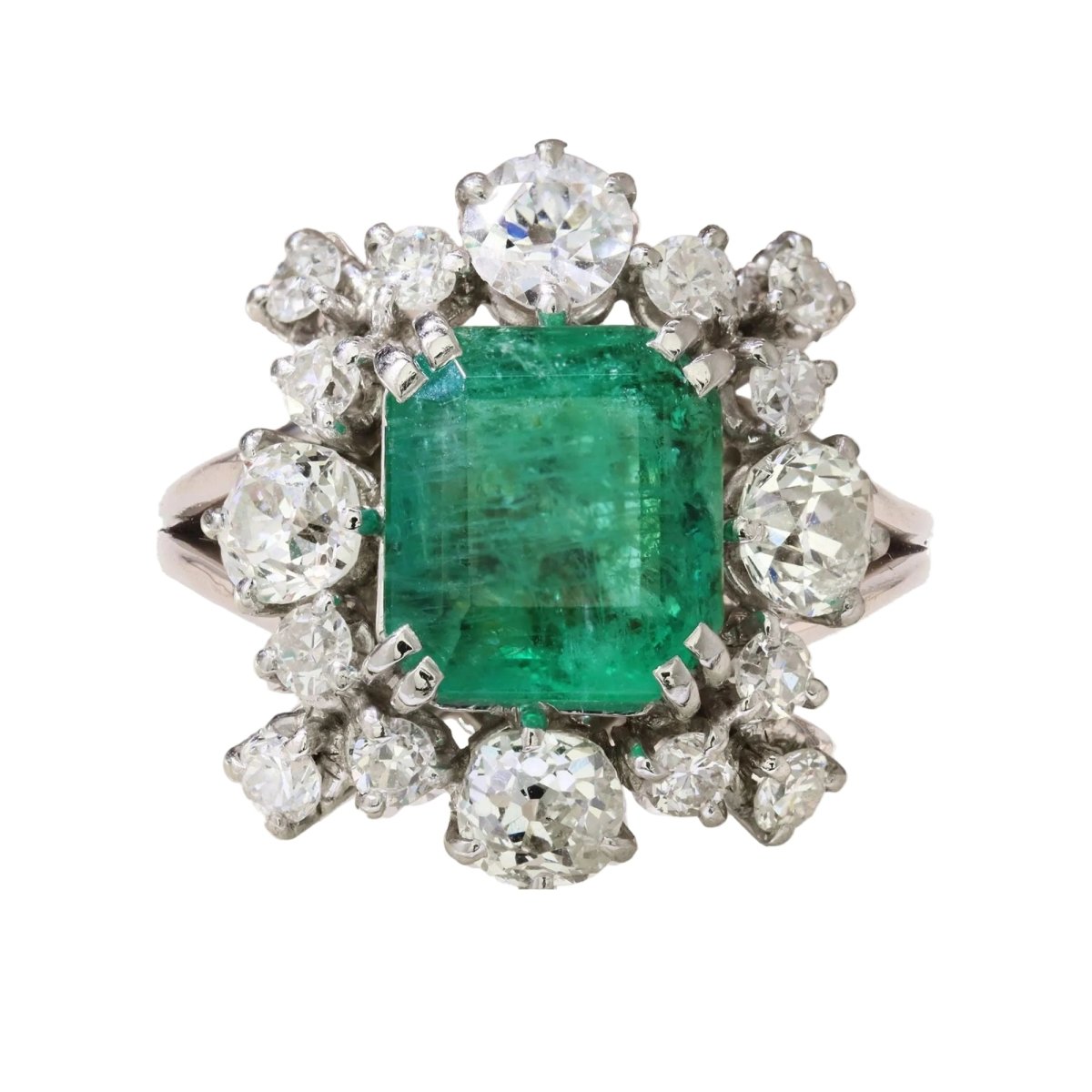 Ring vintage emerald diamonds white gold