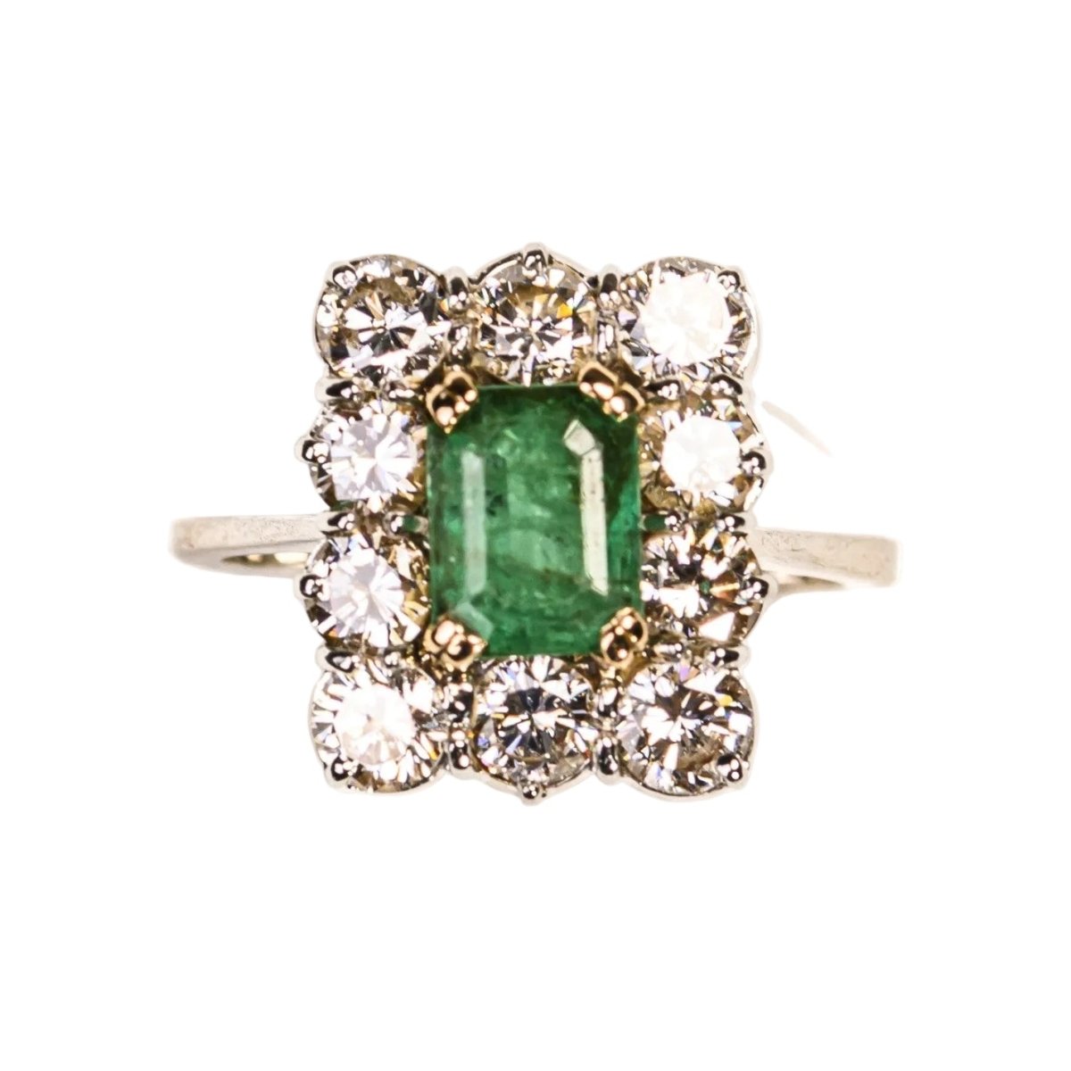 Bague Entourage en or blanc, platine, émeraude et diamants - Castafiore
