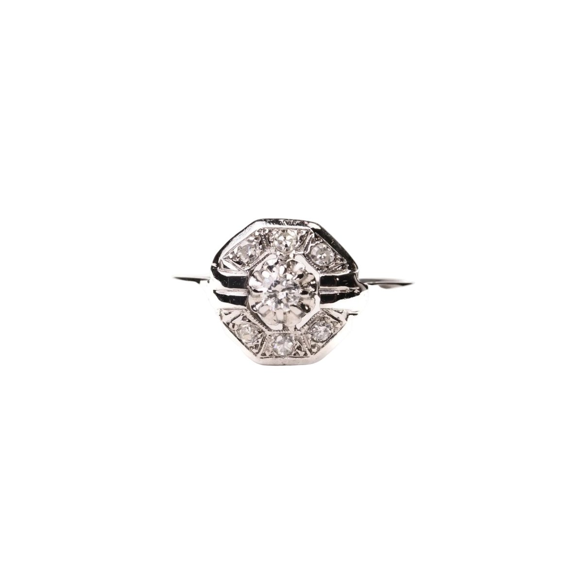 Bague Entourage en or blanc, platine et diamants - Castafiore