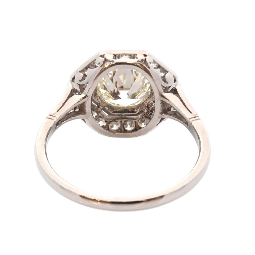 Bague Entourage en or blanc, platine et diamants - Castafiore