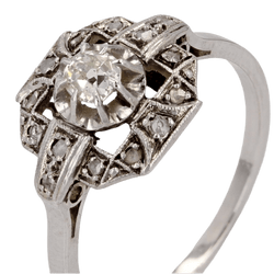 Bague Entourage en or blanc, platine et diamants - Castafiore