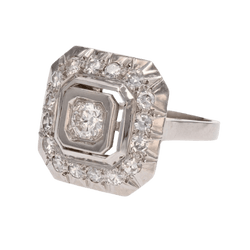 Bague Entourage en or blanc, platine et diamants - Castafiore