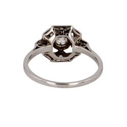 Bague Entourage en or blanc, platine et diamants - Castafiore