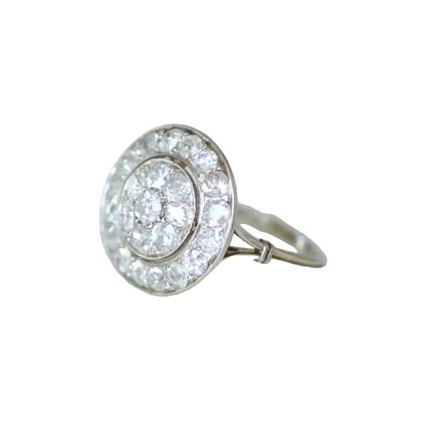 Bague Entourage en or blanc, platine et diamants - Castafiore