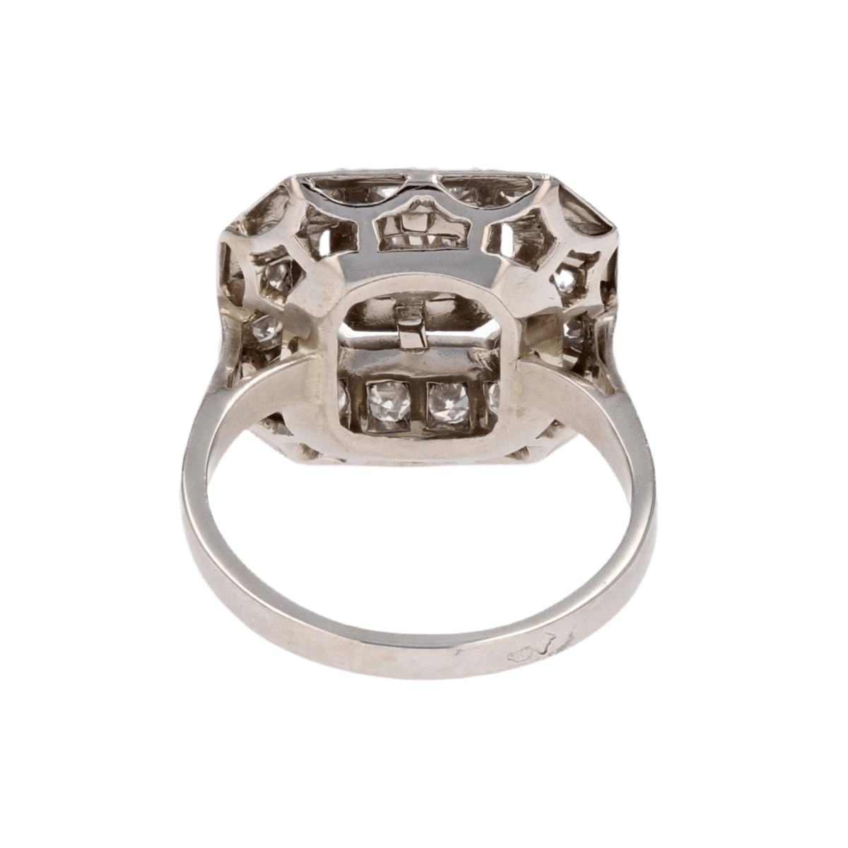 Bague Entourage en or blanc, platine et diamants - Castafiore