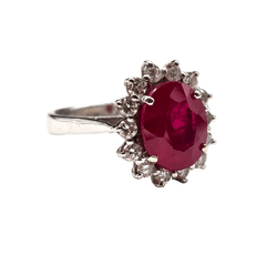 Bague Entourage en or blanc, rubis et diamants - Castafiore