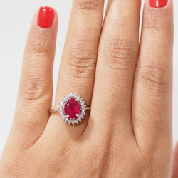 Bague Entourage en or blanc, rubis et diamants - Castafiore