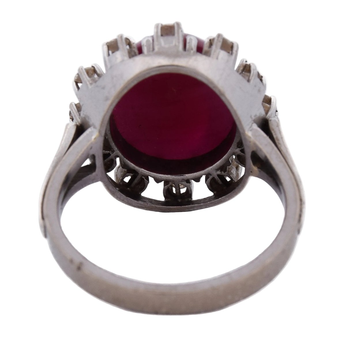 Bague Entourage en or blanc, rubis et diamants - Castafiore