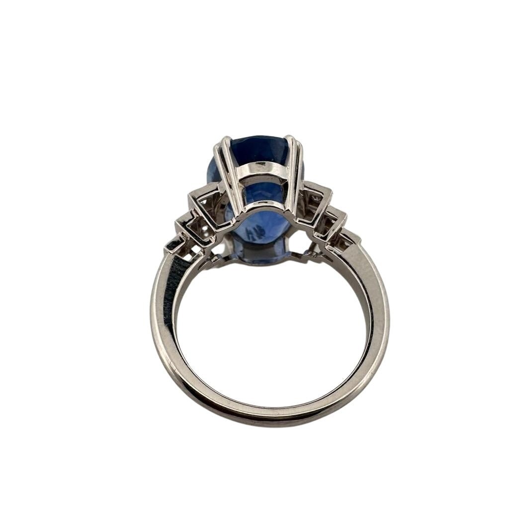 Bague Entourage en or blanc, saphir et diamants - Castafiore