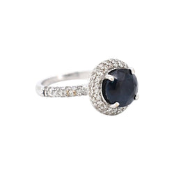 Bague Entourage en or blanc, saphir et diamants - Castafiore