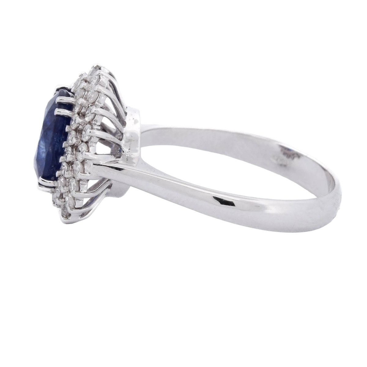 Bague Entourage en or blanc, saphir et diamants - Castafiore
