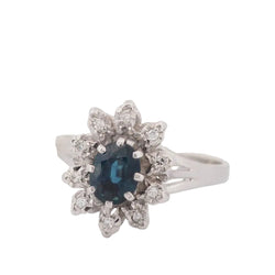 Bague entourage en or blanc, saphir et diamants - Castafiore