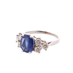 Bague Entourage en or blanc, saphir et diamants - Castafiore
