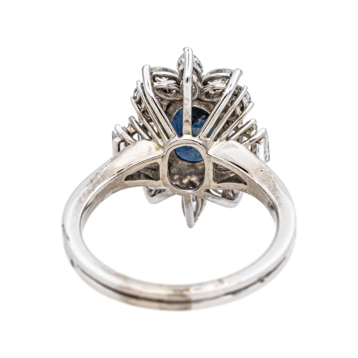 Ring Sapphire white gold surround