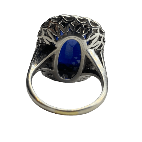 Bague Entourage en or blanc, saphir et diamants - Castafiore