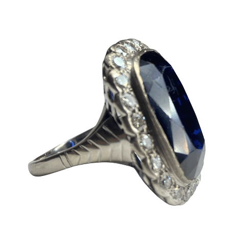 Bague Entourage en or blanc, saphir et diamants - Castafiore