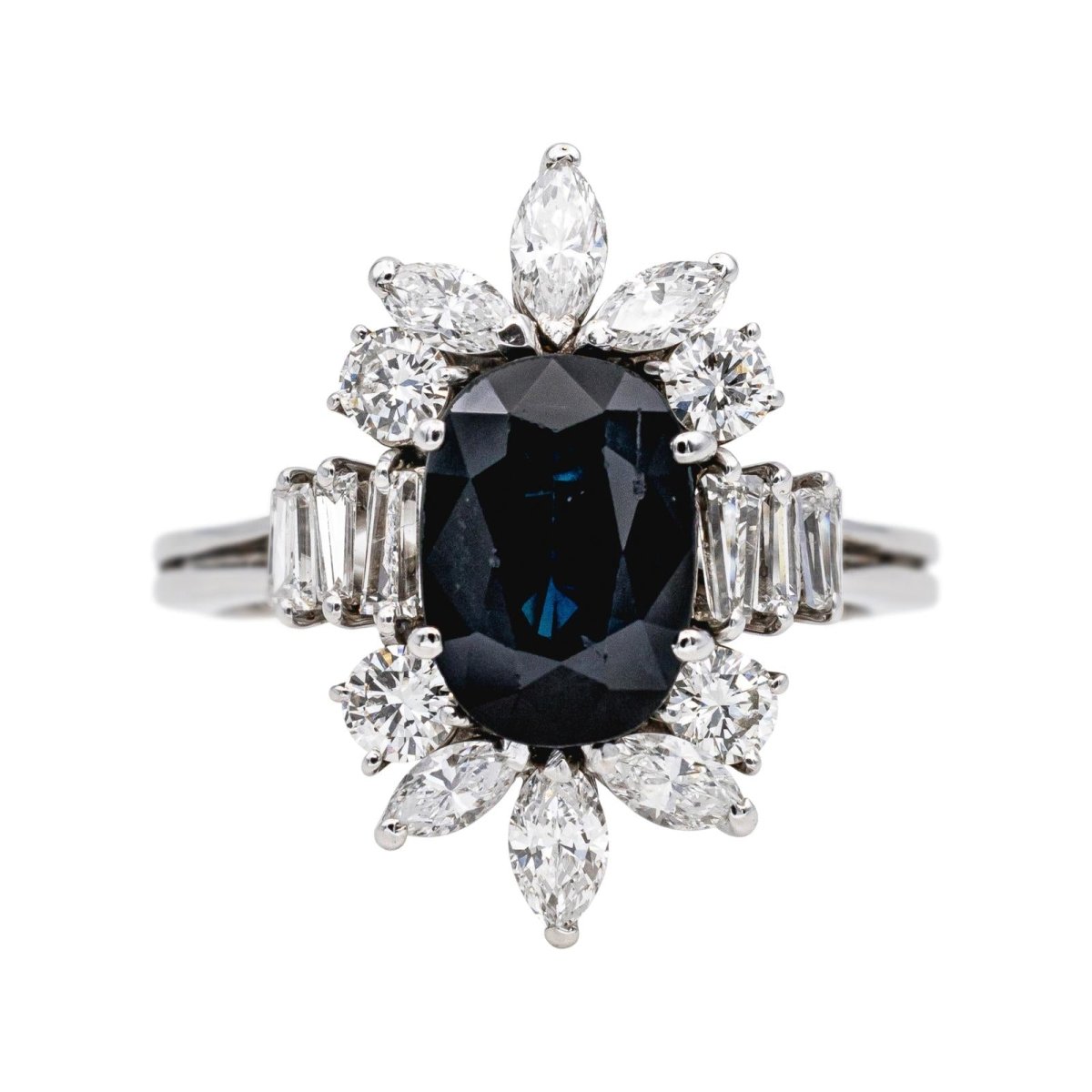 Ring Sapphire white gold surround