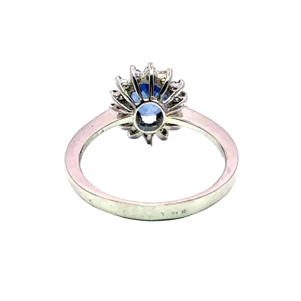 Bague Entourage en or blanc, saphir et diamants - Castafiore