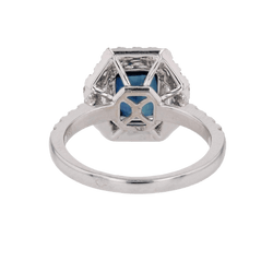 Bague Entourage en or blanc, saphir et diamants - Castafiore
