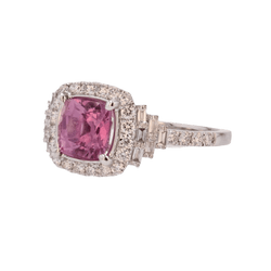 Bague Entourage en or blanc, saphir et diamants - Castafiore