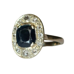 Bague Entourage en or blanc, saphir et diamants - Castafiore
