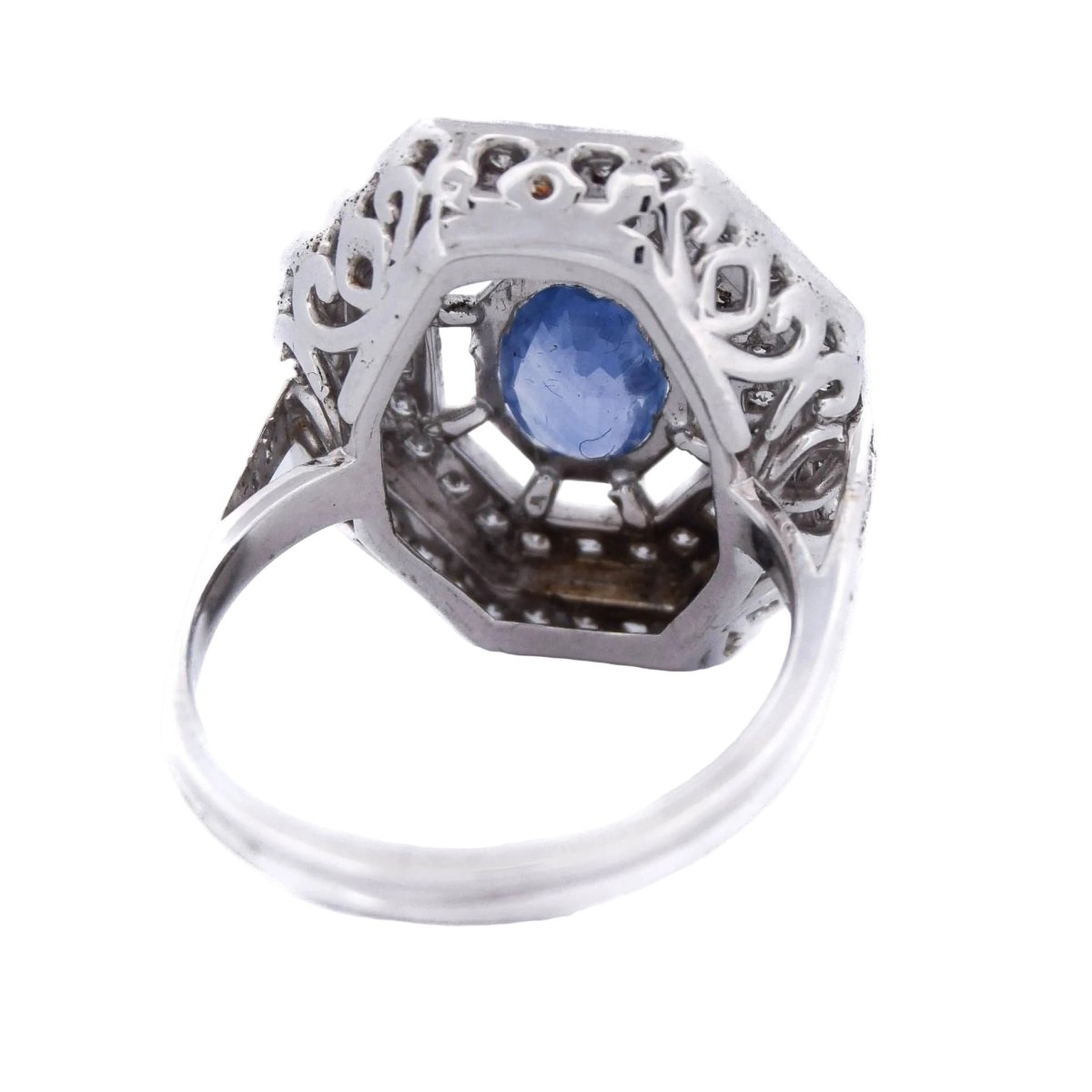 Bague Entourage en or blanc, saphir et diamants - Castafiore