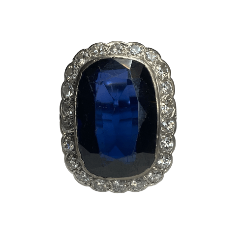 Bague Entourage en or blanc, saphir et diamants - Castafiore